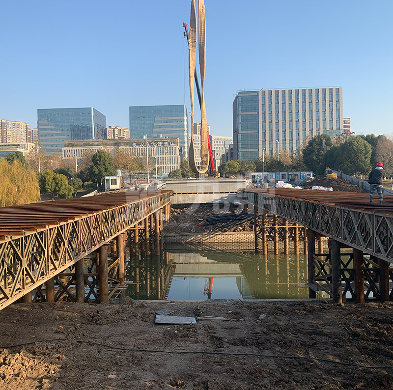 貝雷片的載重系統(tǒng)是掛籃的主要受力結(jié)構(gòu)