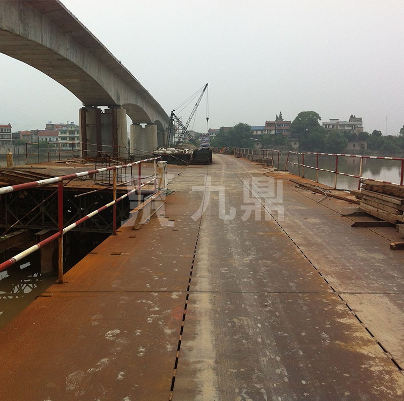 鋼便橋橋臺(tái)基礎(chǔ)施工比較重要